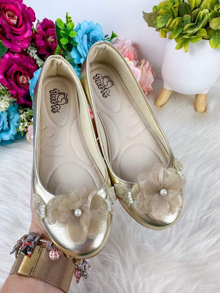 Sapatilha Doce Pe Jardim Encantado Dourada Modelo 2