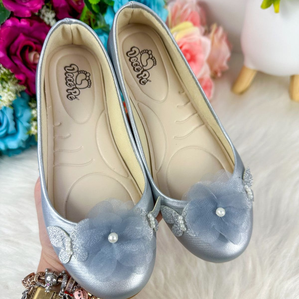 Sapatilha Doce Pe Jardim Encantado Prata Modelo 2