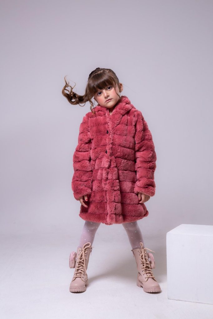 Casaco Peluciado Vermelho Queimado Com Capuz