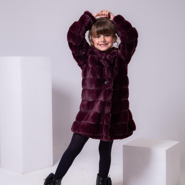 Casaco Peluciado Marsala Com Capuz